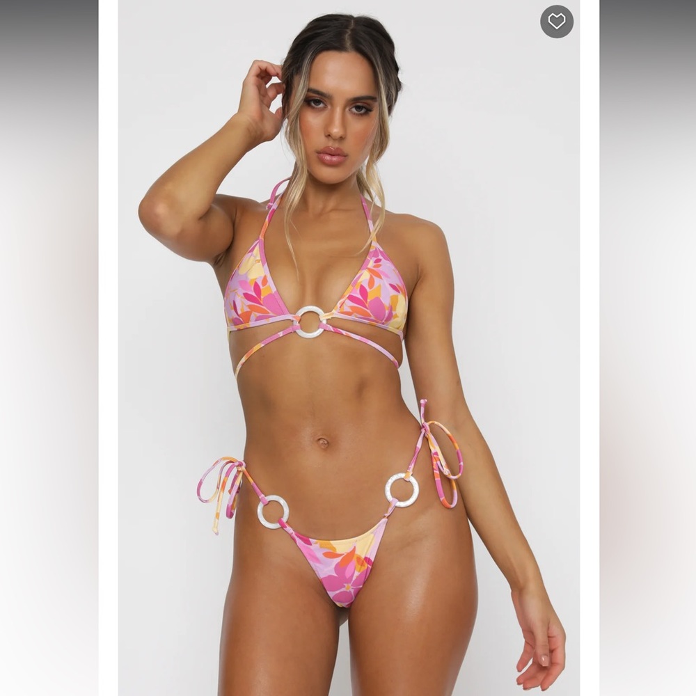 Bikini - Picture 6 of 8